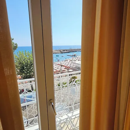 Πανσιόν Galene - Beachfront In Costa D'amalfi 4*
