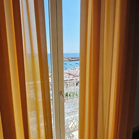 Konukevi Galene - Beachfront In Costa D'amalfi 4*